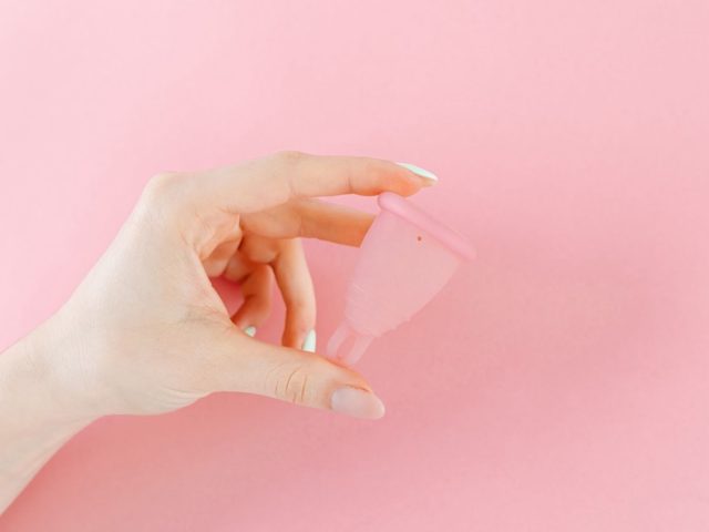 Comparatif Mooncup vs MeLuna : quelle coupe menstruelle choisir