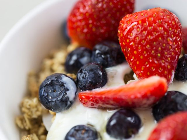 Dès demain, boostez votre énergie matinale avec un petit-déjeuner équilibré