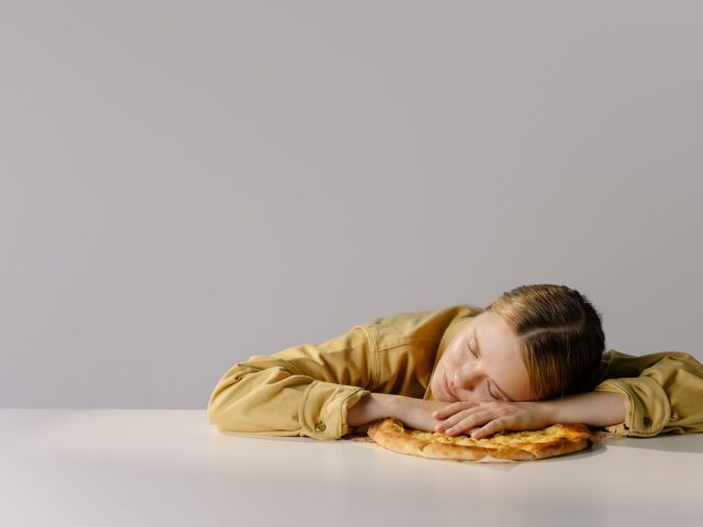Quels aliments éviter pour mieux dormir ?